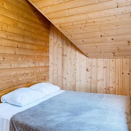 Holiday home Bacowka- Skalny Brzeg *
